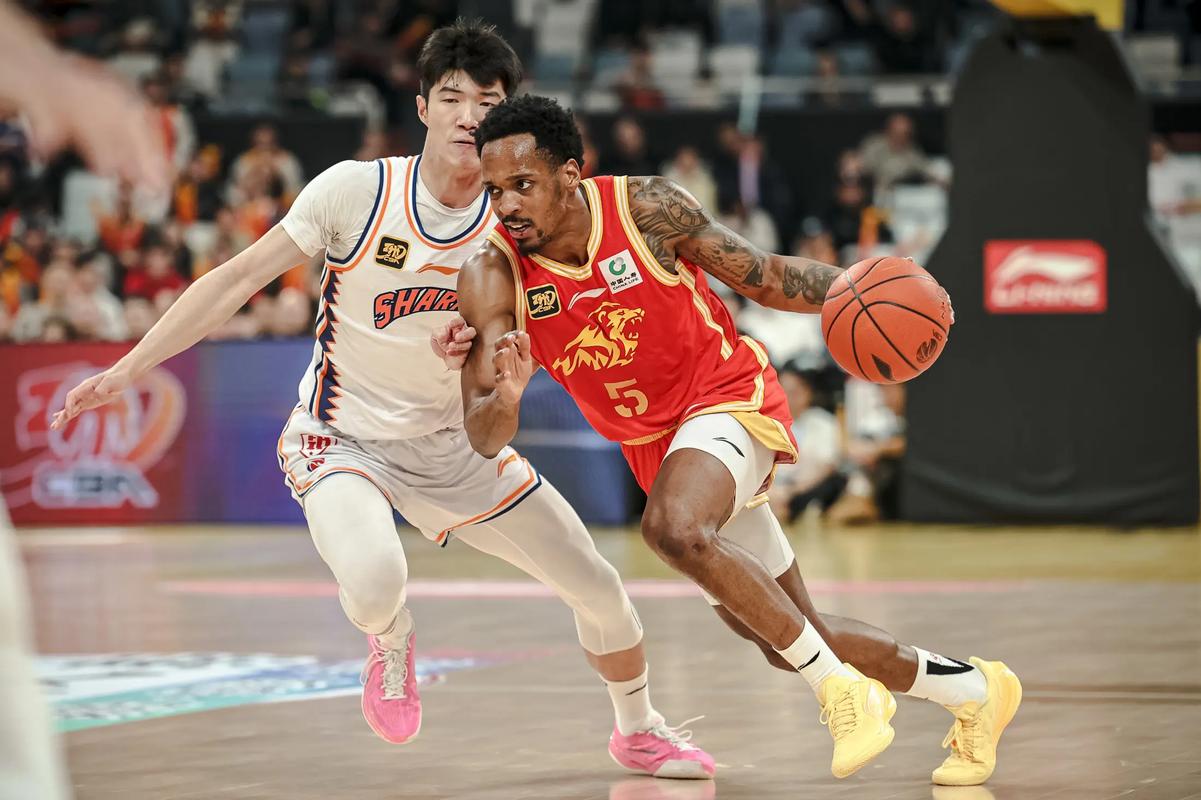 季后赛打完，5位一战成名的小角色：哈珀巨星潜质，八寸打出身价