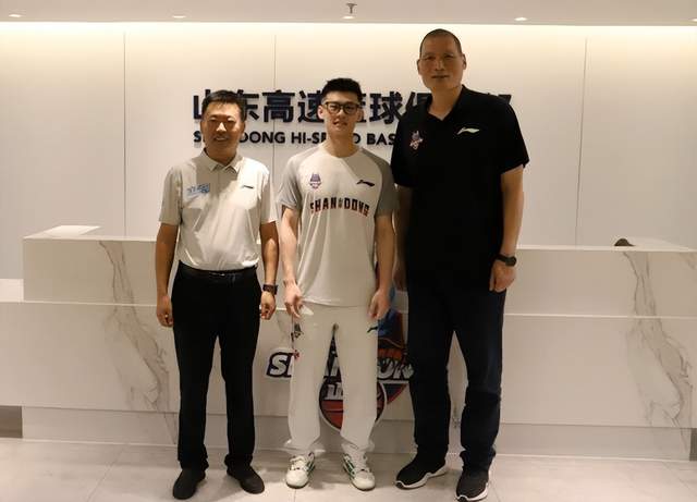 全市场：莫德里奇15年后重返欧联杯，战本菲卡或担任替补